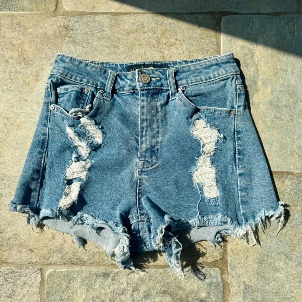 Indigo Rein Curvy Stretch Y2K Distressed Jean Shorts Sz 5 Raw Hem Festival Vibes